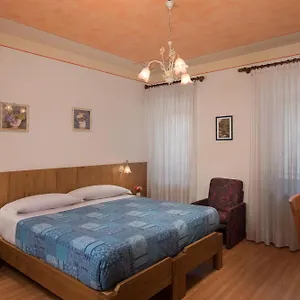 hotel-centrale-alleghe.hotelinveneto.com/